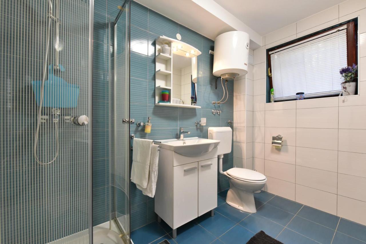 Lovely Apartment In The Groundfloor Zadar Exterior foto